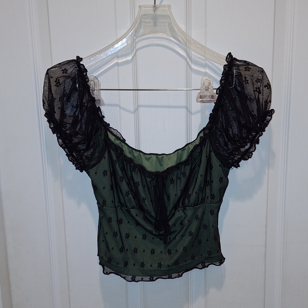 🦋SALE🦋 Cider Brand Green and Black Crop Top Size Large